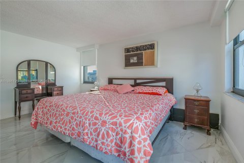 Condominio en alquiler en Hollywood, Florida, 2 dormitorios, 114.27 m2 № 2057411 - foto 14