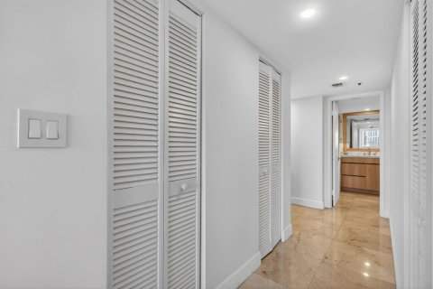 Купить кондоминиум в Майами, Флорида 3 комнаты, 136.01м2, № 2089607 - фото 28