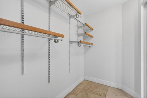 Купить кондоминиум в Майами, Флорида 3 комнаты, 136.01м2, № 2089607 - фото 30