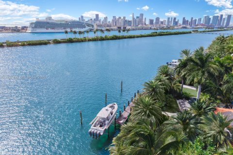 Casa en venta en Miami Beach, Florida, 6 dormitorios, 855.54 m2 № 2019852 - foto 4