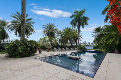 Casa en venta en Miami Beach, Florida, 6 dormitorios, 855.54 m2 № 2019852 - foto 11