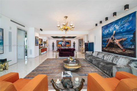 Condo in Surfside, Florida, 4 bedrooms  № 2082025 - photo 7