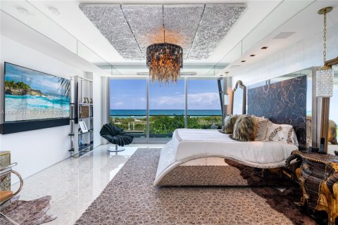 Condo in Surfside, Florida, 4 bedrooms  № 2082025 - photo 26