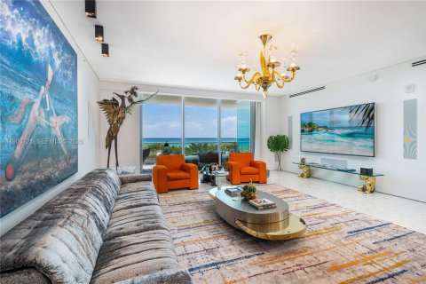 Condo in Surfside, Florida, 4 bedrooms  № 2082025 - photo 2