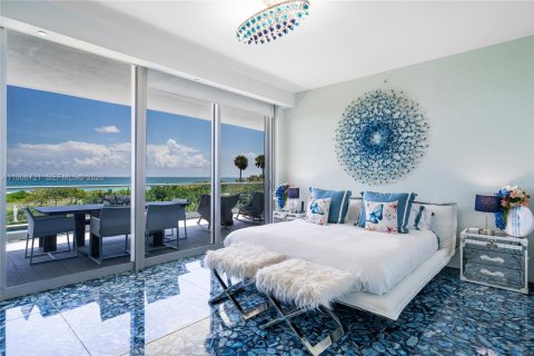 Condo in Surfside, Florida, 4 bedrooms  № 2082025 - photo 22
