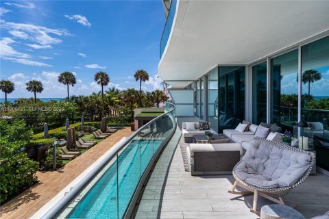 Condo in Surfside, Florida, 4 bedrooms  № 2082025 - photo 15