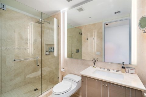 Condo in Surfside, Florida, 4 bedrooms  № 2082025 - photo 20