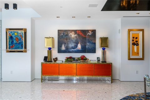 Condo in Surfside, Florida, 4 bedrooms  № 2082025 - photo 17