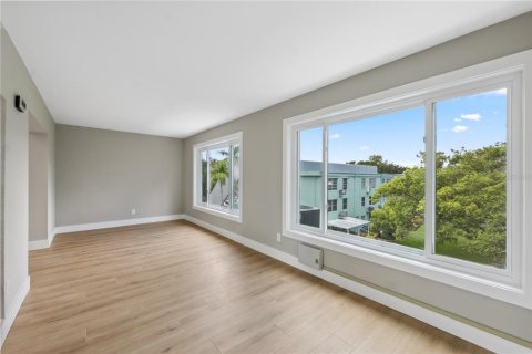 Condominio en venta en Clearwater, Florida, 2 dormitorios, 130.06 m2 № 2207854 - foto 12