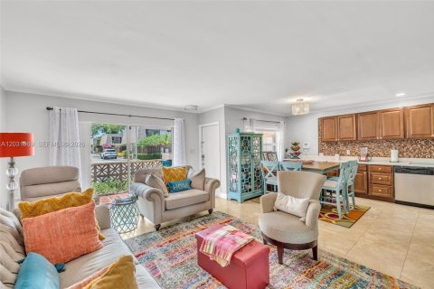 Villa ou maison à vendre à North Lauderdale, Floride: 2 chambres, 89.37 m2 № 2077432 - photo 3