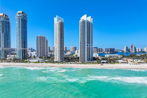 Купить кондоминиум в Санни-Айлс-Бич, Флорида 2 спальни, 125.23м2, № 2056833 - фото 4