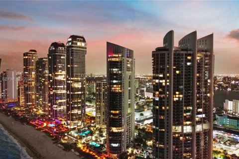 Купить кондоминиум в Санни-Айлс-Бич, Флорида 2 спальни, 125.23м2, № 2056833 - фото 1