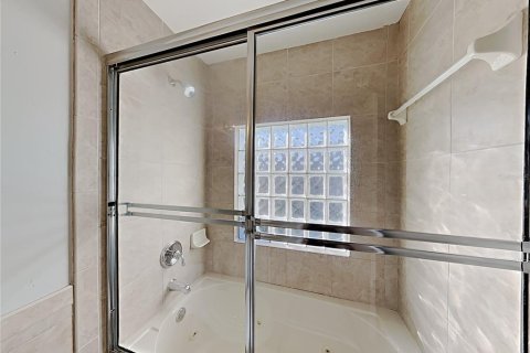 Villa ou maison à vendre à Orlando, Floride: 3 chambres, 127 m2 № 2107909 - photo 18