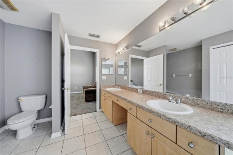 House in Zephyrhills, Florida 4 bedrooms, 210.24 sq.m. № 2157382 - photo 27