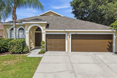 House in Zephyrhills, Florida 4 bedrooms, 210.24 sq.m. № 2157382 - photo 5