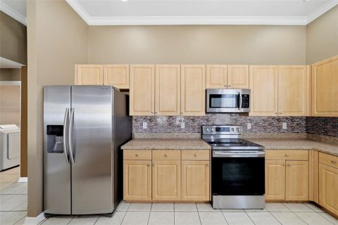 House in Zephyrhills, Florida 4 bedrooms, 210.24 sq.m. № 2157382 - photo 16