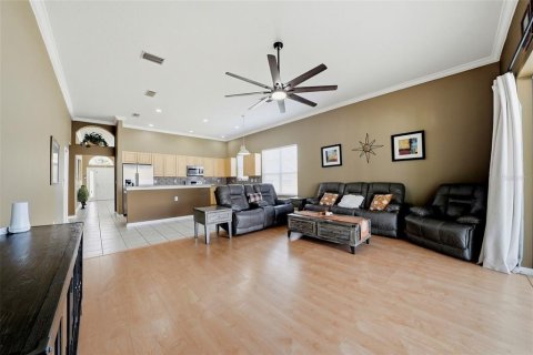 House in Zephyrhills, Florida 4 bedrooms, 210.24 sq.m. № 2157382 - photo 19