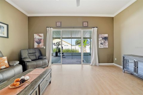 House in Zephyrhills, Florida 4 bedrooms, 210.24 sq.m. № 2157382 - photo 21