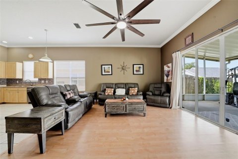 House in Zephyrhills, Florida 4 bedrooms, 210.24 sq.m. № 2157382 - photo 20