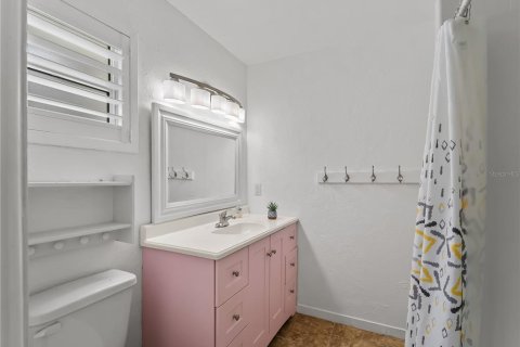 House in Sarasota, Florida 2 bedrooms, 127.46 sq.m. № 2156642 - photo 29