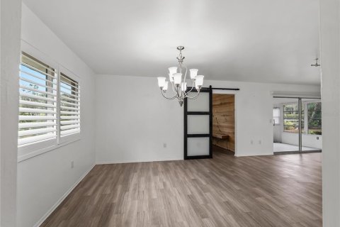 House in Sarasota, Florida 2 bedrooms, 127.46 sq.m. № 2156642 - photo 22