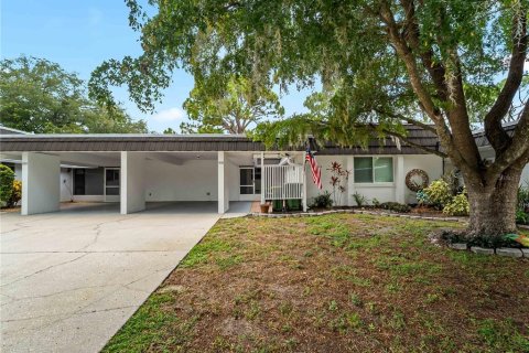 House in Sarasota, Florida 2 bedrooms, 127.46 sq.m. № 2156642 - photo 2