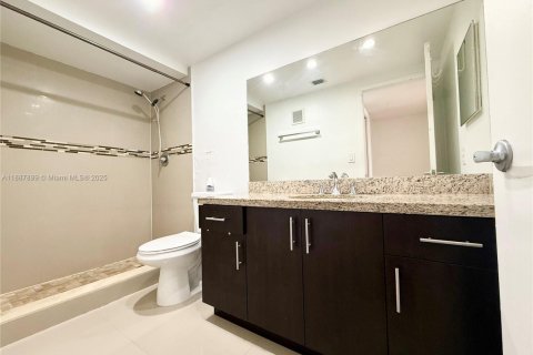 Condominio en alquiler en Miami, Florida, 2 dormitorios, 89.93 m2 № 1941791 - foto 10