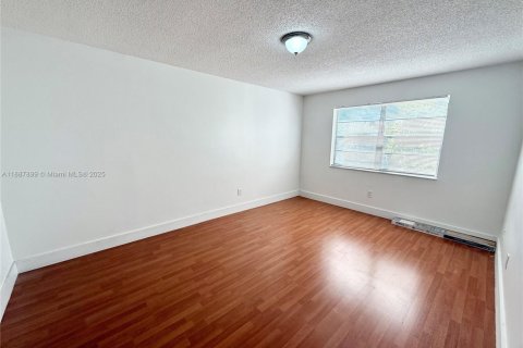 Condominio en alquiler en Miami, Florida, 2 dormitorios, 89.93 m2 № 1941791 - foto 7