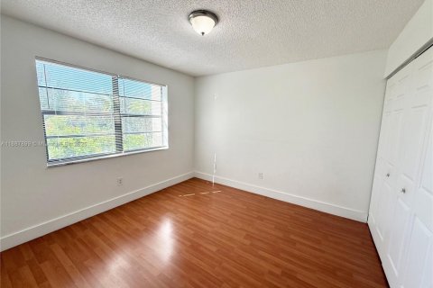 Condominio en alquiler en Miami, Florida, 2 dormitorios, 89.93 m2 № 1941791 - foto 5