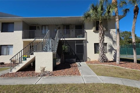 Condo in Port Charlotte, Florida, 2 bedrooms № 2352472
