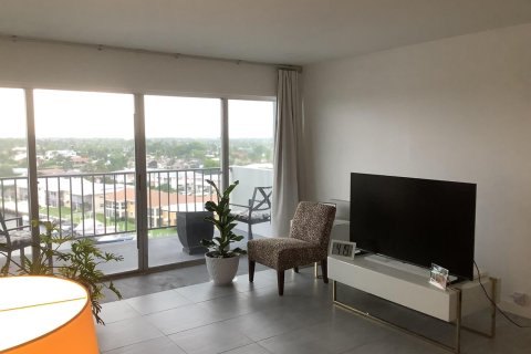 Купить кондоминиум в Помпано-Бич, Флорида 3 комнаты, 112.41м2, № 2185517 - фото 22