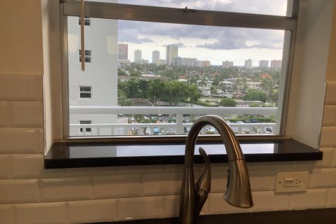 Купить кондоминиум в Помпано-Бич, Флорида 3 комнаты, 112.41м2, № 2185517 - фото 9