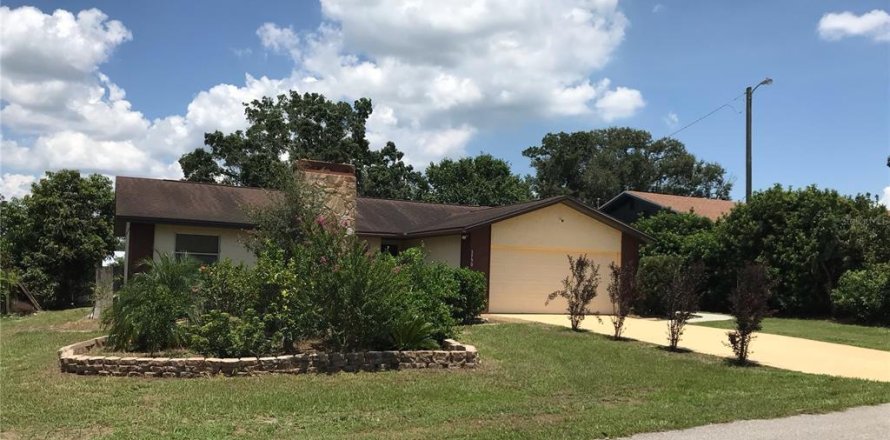 House in Lakeland, Florida 3 bedrooms, 132.29 sq.m. № 1902418