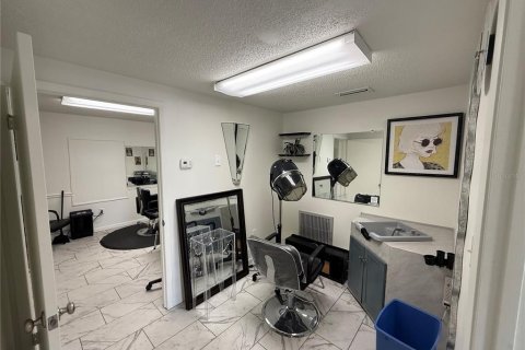 Propiedad comercial en alquiler en Plant City, Florida, 46.45 m2 № 1906112 - foto 5