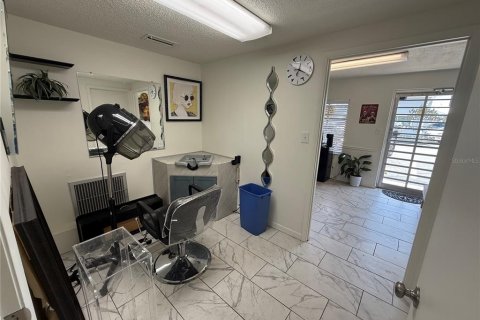 Propiedad comercial en alquiler en Plant City, Florida, 46.45 m2 № 1906112 - foto 7