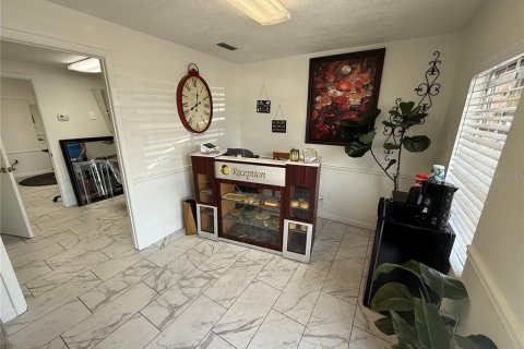 Propiedad comercial en alquiler en Plant City, Florida, 46.45 m2 № 1906112 - foto 3