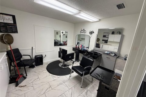 Propiedad comercial en alquiler en Plant City, Florida, 46.45 m2 № 1906112 - foto 6