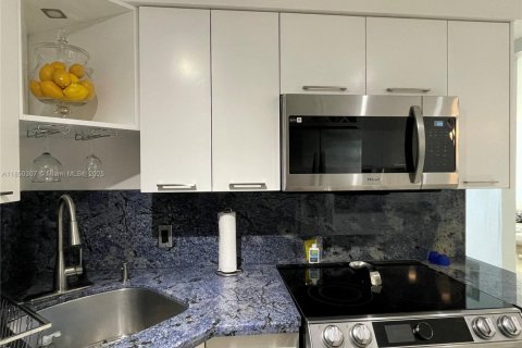 Condominio en venta en Miami Beach, Florida, 2 dormitorios, 95.69 m2 № 1856915 - foto 12
