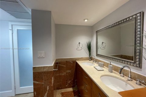 Condominio en venta en Miami Beach, Florida, 2 dormitorios, 95.69 m2 № 1856915 - foto 23