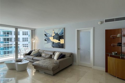 Condominio en venta en Miami Beach, Florida, 2 dormitorios, 95.69 m2 № 1856915 - foto 3
