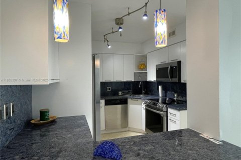 Condominio en venta en Miami Beach, Florida, 2 dormitorios, 95.69 m2 № 1856915 - foto 8