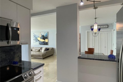 Condominio en venta en Miami Beach, Florida, 2 dormitorios, 95.69 m2 № 1856915 - foto 13