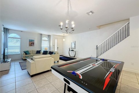 House in Davenport, Florida 6 bedrooms, 336.21 sq.m. № 1394030 - photo 18