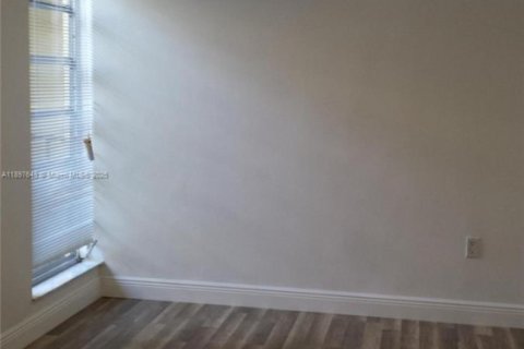 Copropriété à vendre à North Miami, Floride: 2 chambres, 79.9 m2 № 2089191 - photo 6