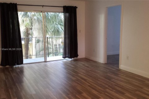 Copropriété à vendre à North Miami, Floride: 2 chambres, 79.9 m2 № 2089191 - photo 3