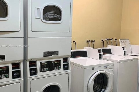 Copropriété à vendre à North Miami, Floride: 2 chambres, 79.9 m2 № 2089191 - photo 8