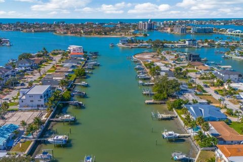 Villa ou maison à vendre à Saint Petersburg, Floride: 3 chambres, 241.08 m2 № 2124620 - photo 7