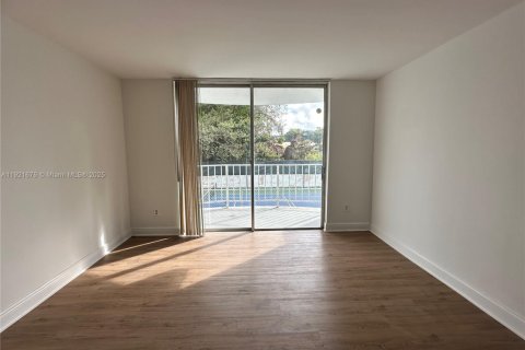 Condominio en alquiler en Miami, Florida, 2 dormitorios, 96.25 m2 № 1975342 - foto 17
