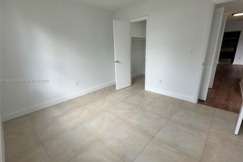 Condominio en alquiler en Miami, Florida, 2 dormitorios, 96.25 m2 № 1975342 - foto 29
