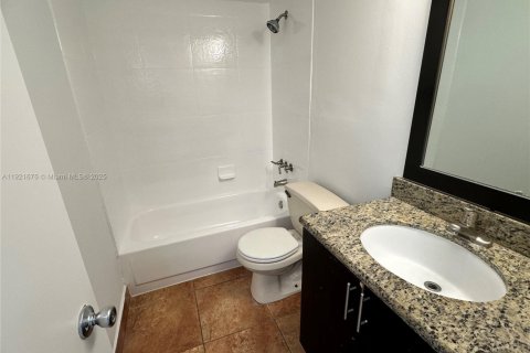 Condominio en alquiler en Miami, Florida, 2 dormitorios, 96.25 m2 № 1975342 - foto 21
